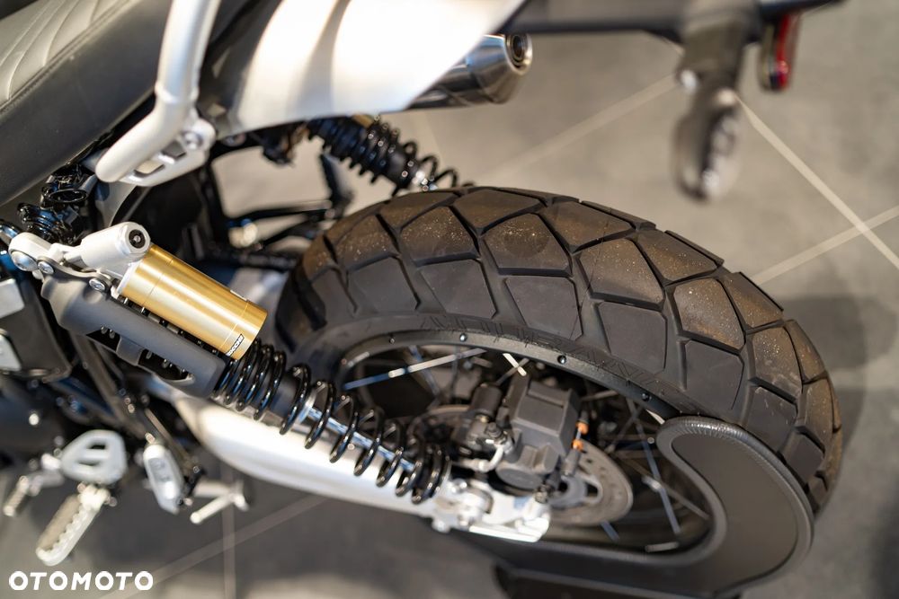 Triumph Scrambler - 8