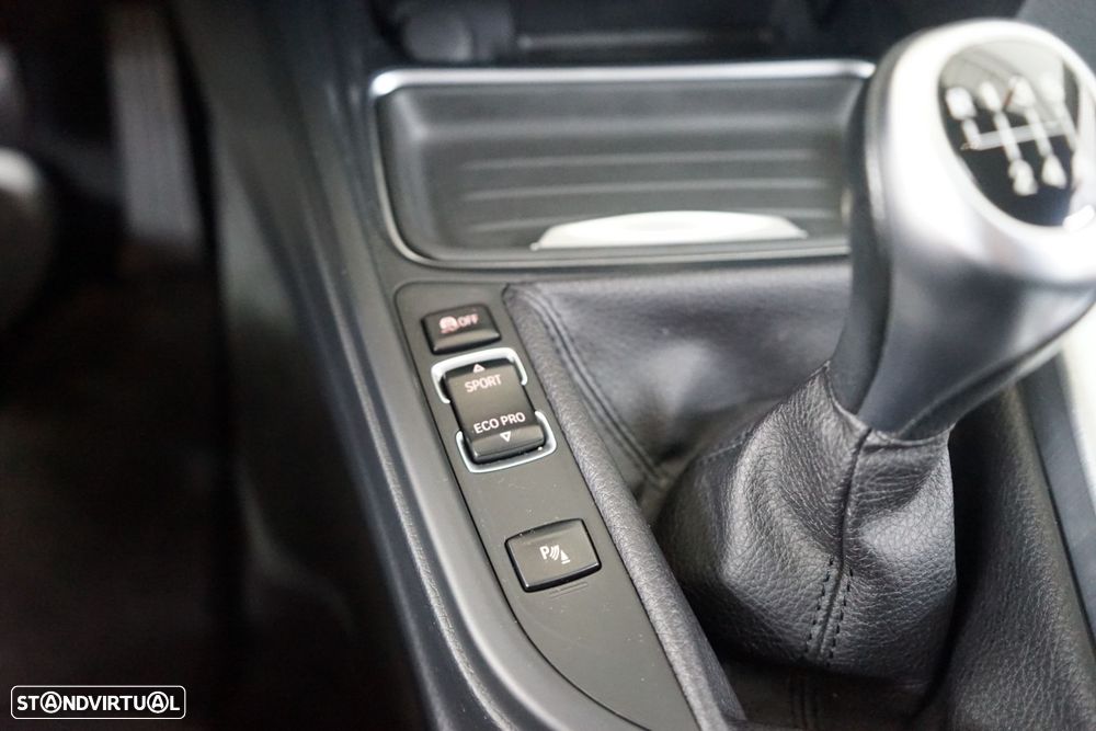 BMW 320 d Touring Line Sport - 39