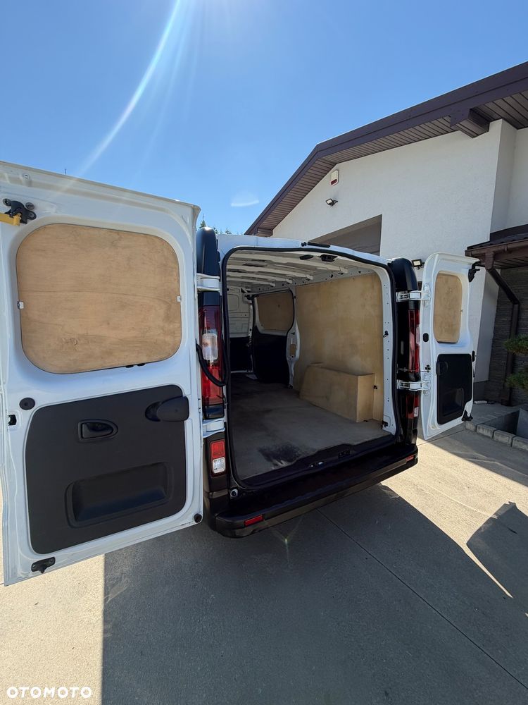 Renault Trafic Długi Blaszak L2H1 Renault Trafic Blaszak 2.0 - 10