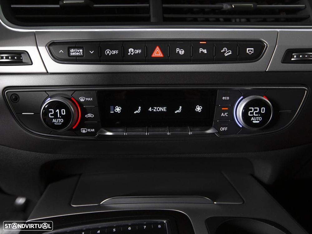 Audi Q7 3.0 TDI quattro S-line Tiptronic 7L - 34
