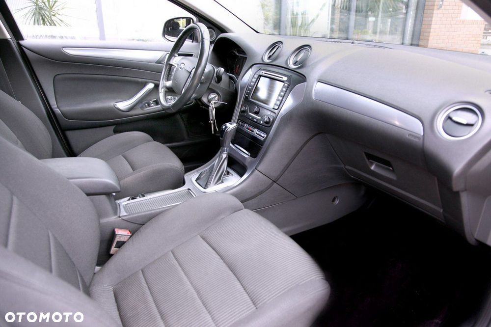 Ford Mondeo - 12