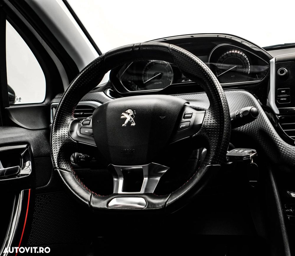 Peugeot 2008 1.2 PureTech Turbo EAT6 S&S GT-Line - 17