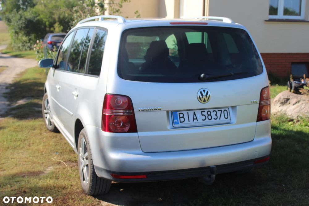 Volkswagen Touran - 3