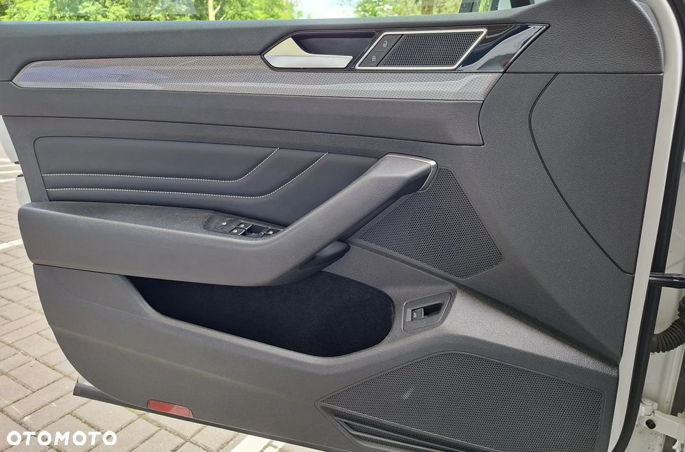 Volkswagen Passat - 15