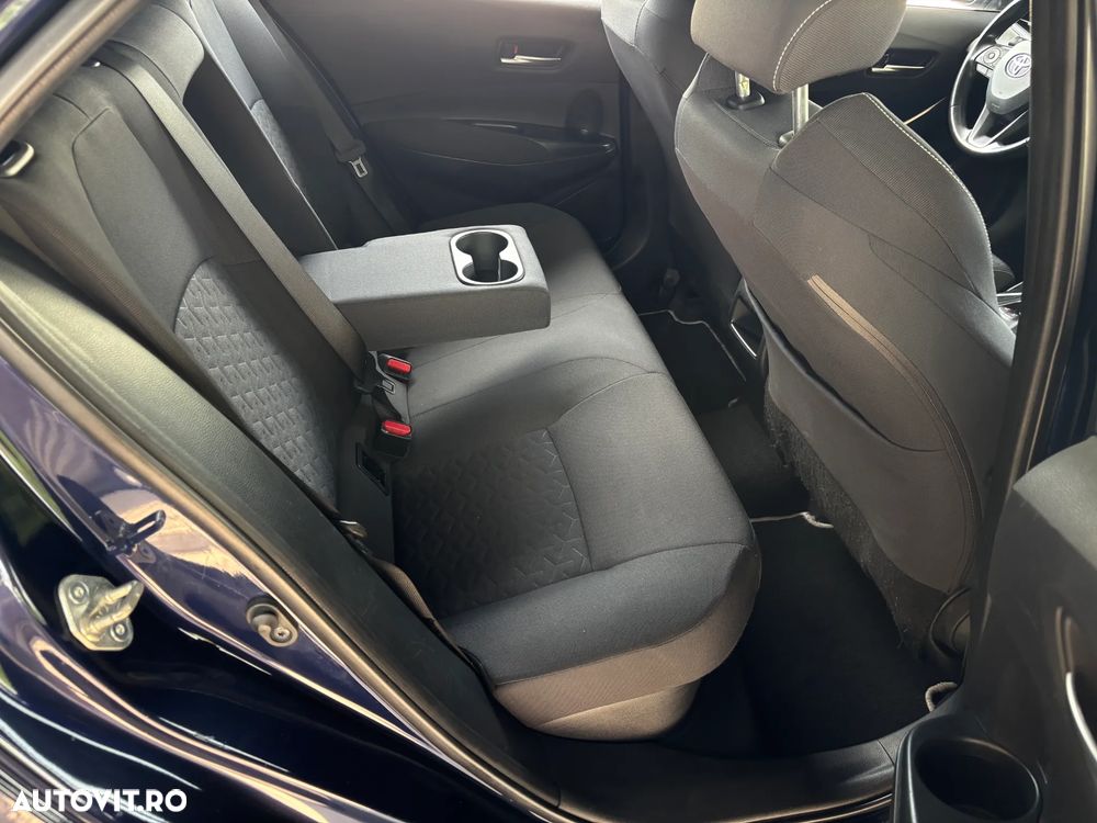 Toyota Corolla 1.8 HSD Business - 36