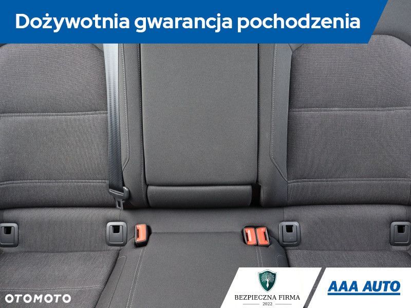 Volkswagen Passat - 12