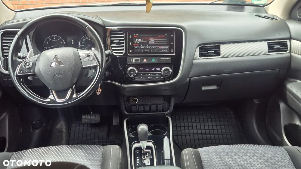 Mitsubishi Outlander 2.0 Intense 2WD CVT - 13