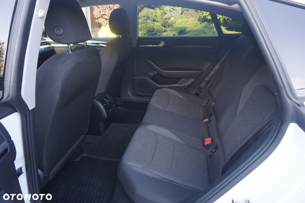 Volkswagen Arteon 2.0 TSI Essence DSG - 9