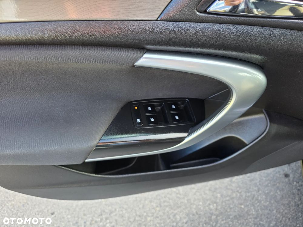 Opel Insignia 2.0 CDTI Cosmo - 11