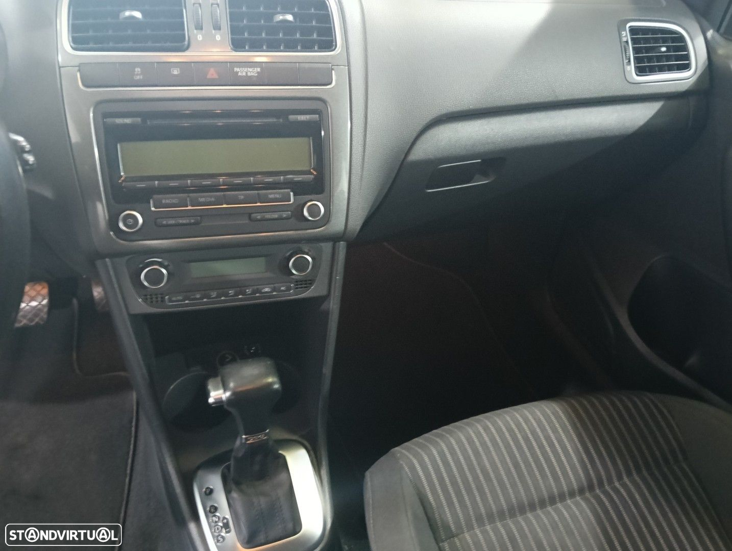 VW Polo 1.6 TDI Hightine DSG - 19