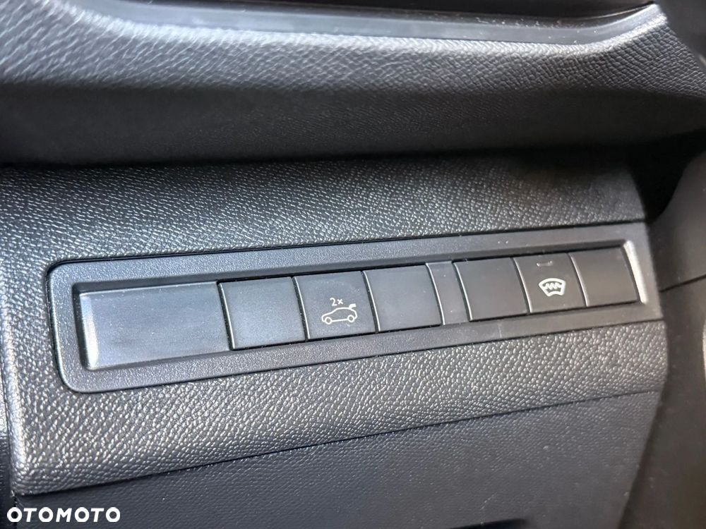 Peugeot 3008 1.6 PureTech GPF GT Line S&S EAT8 - 35