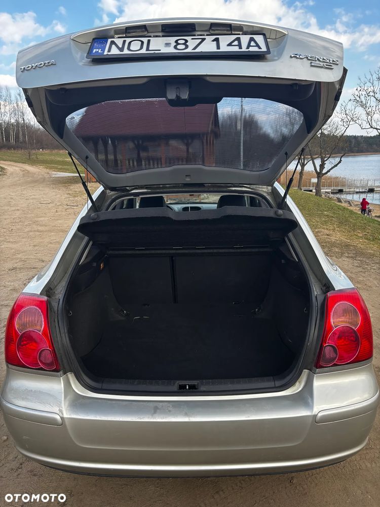 Toyota Avensis - 9