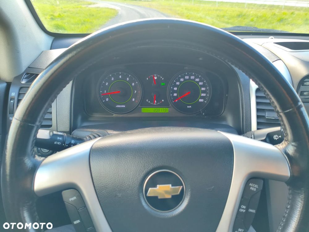 Chevrolet Captiva 2.4 2WD 7 Sitzer LS - 7