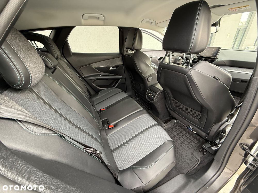 Peugeot 3008 1.2 PureTech Allure Pack S&S EAT8 - 21
