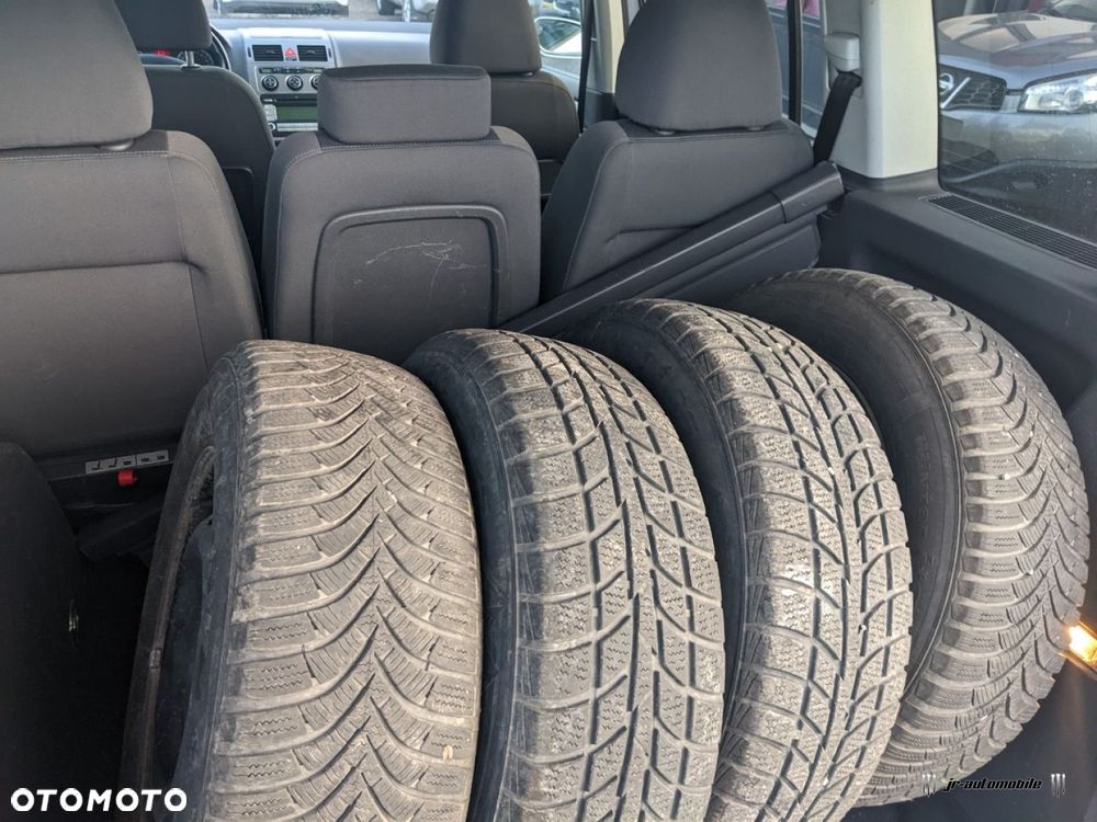 Volkswagen Touran - 14