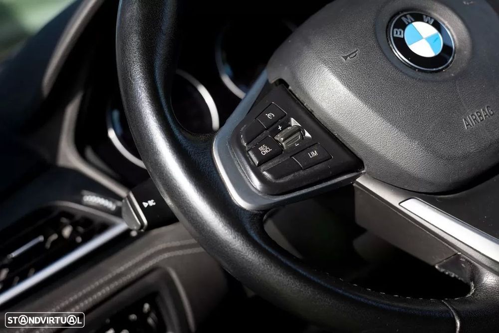 BMW 216 Active Tourer d Line Luxury - 24