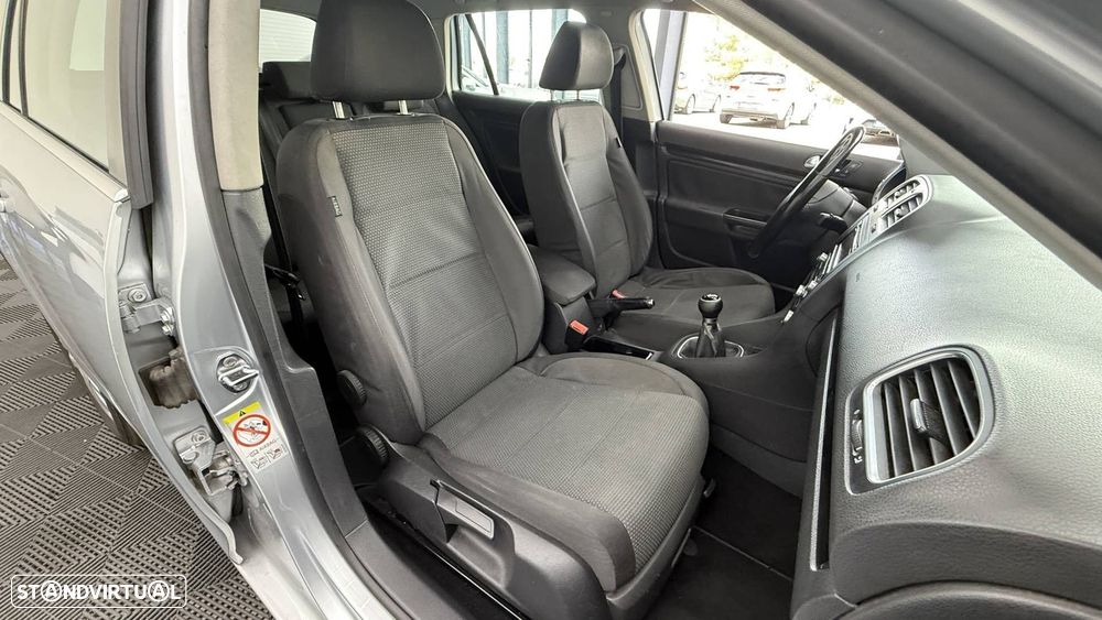 VW Golf Variant 1.6 TDi Confortline - 19