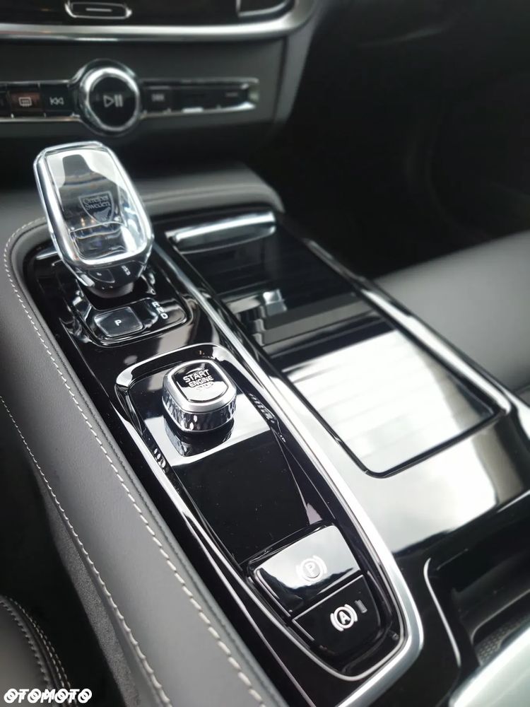 Volvo V90 ver-t6-awd-plug--in-hybrid-plus-dark - 8
