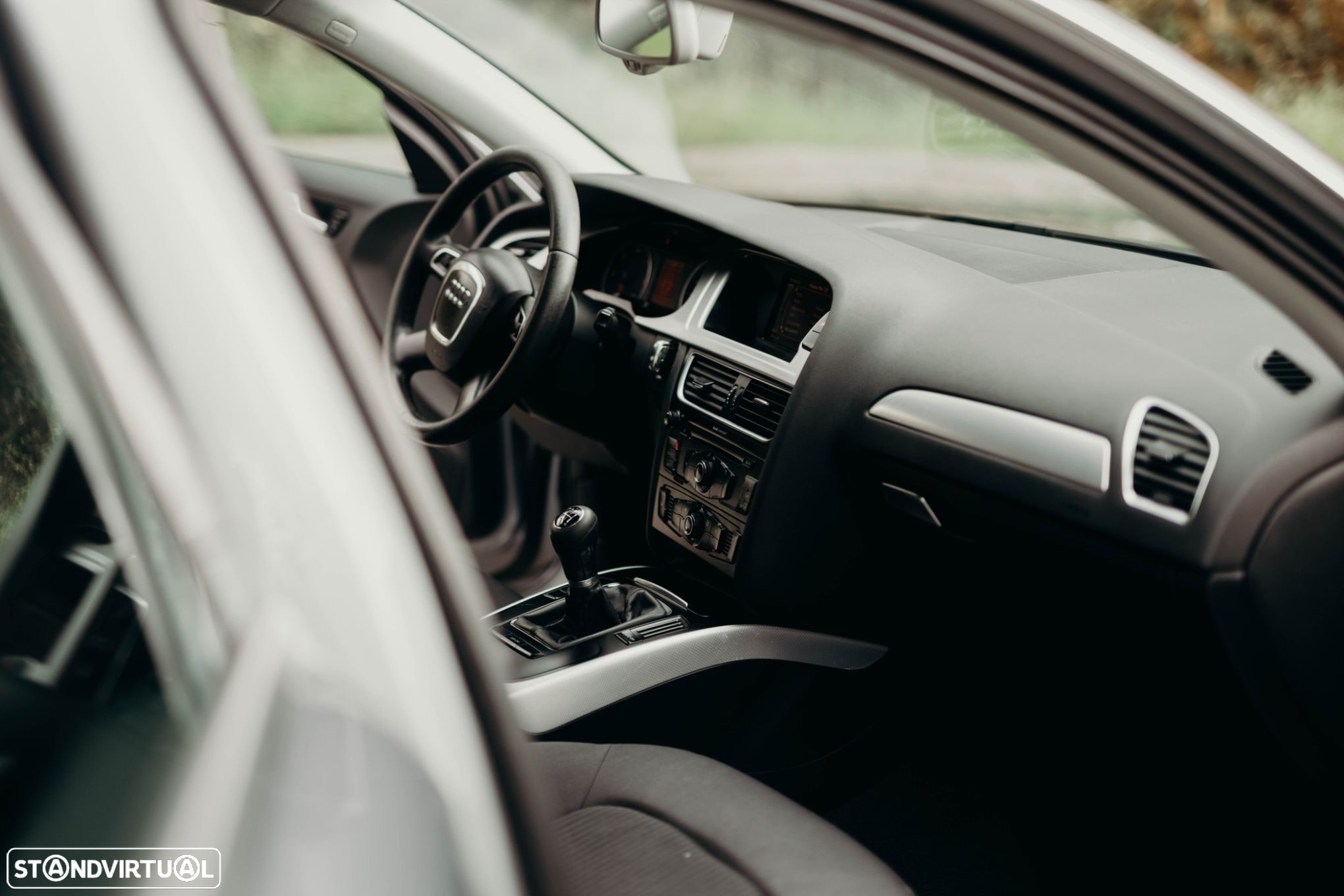 Audi A4 Avant 2.0 TDI Advance - 28