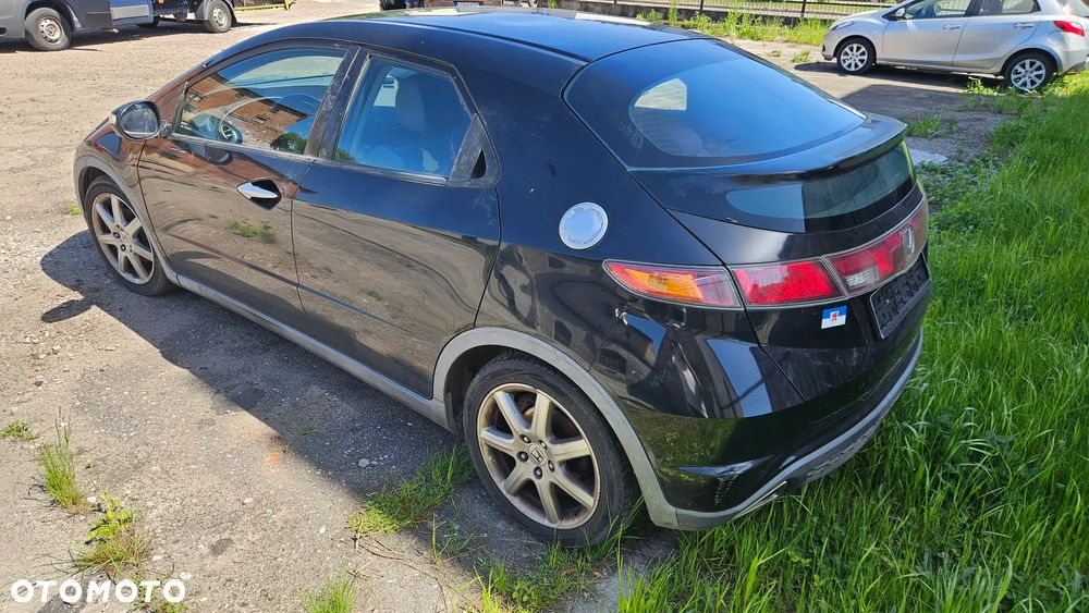 Honda Civic 1.8 Executive - 3