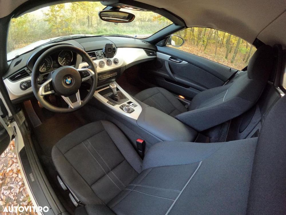 BMW Z4 sDrive20i - 9