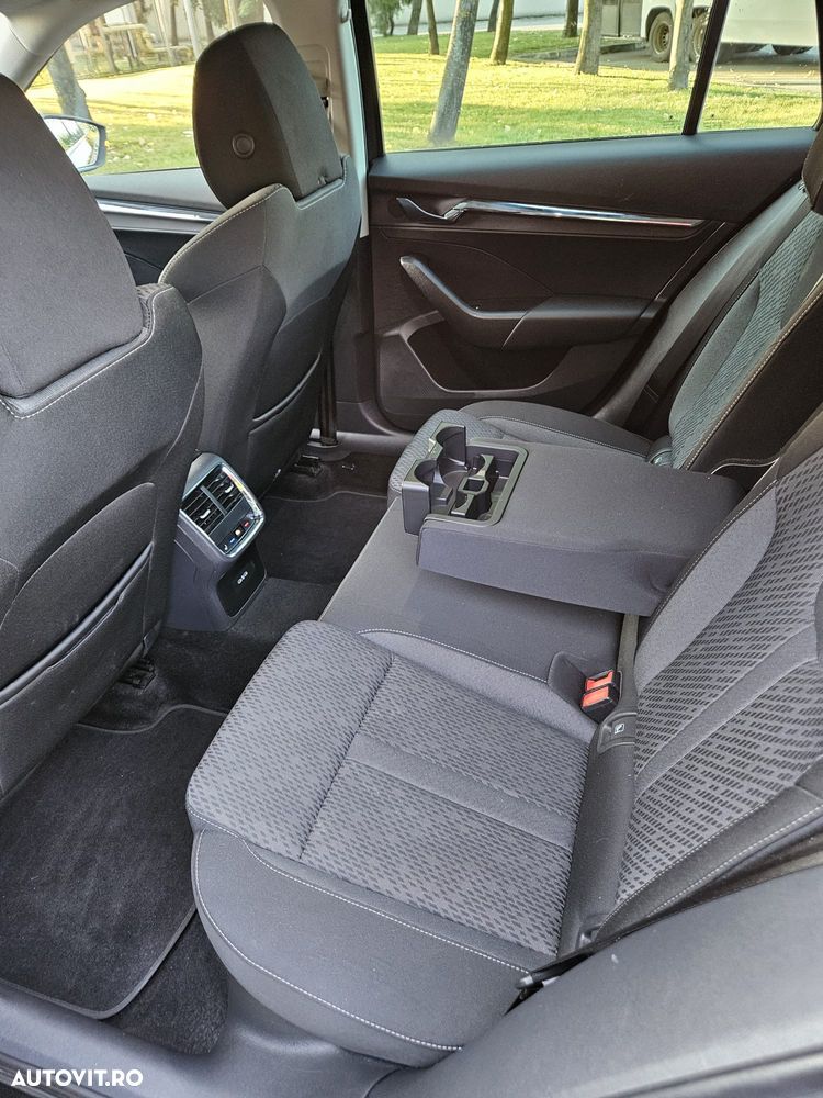Skoda Octavia 2.0 TDI DSG Style - 7