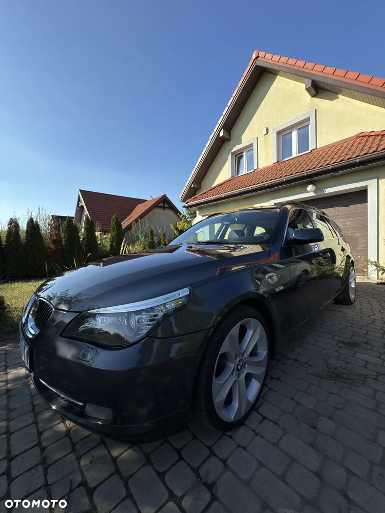 BMW Seria 5 523i - 1