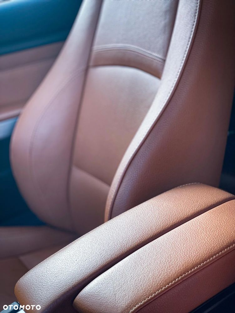 BMW Seria 3 325i M Sport Edition - 29