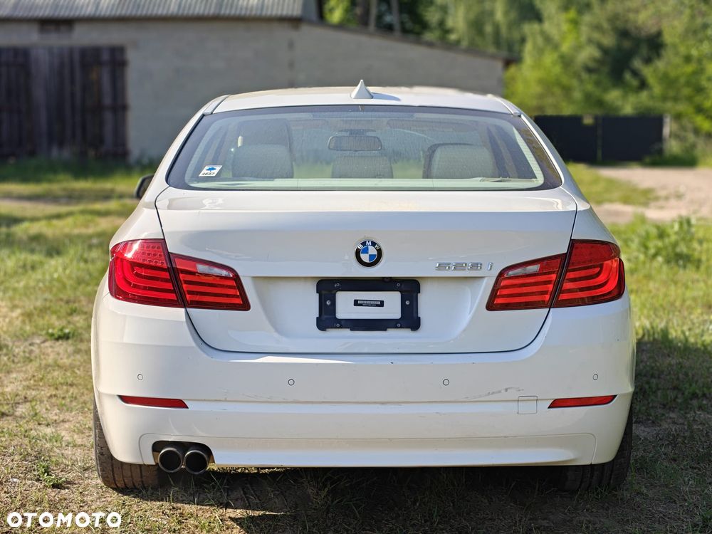 BMW Seria 5 528i Sport-Aut - 6