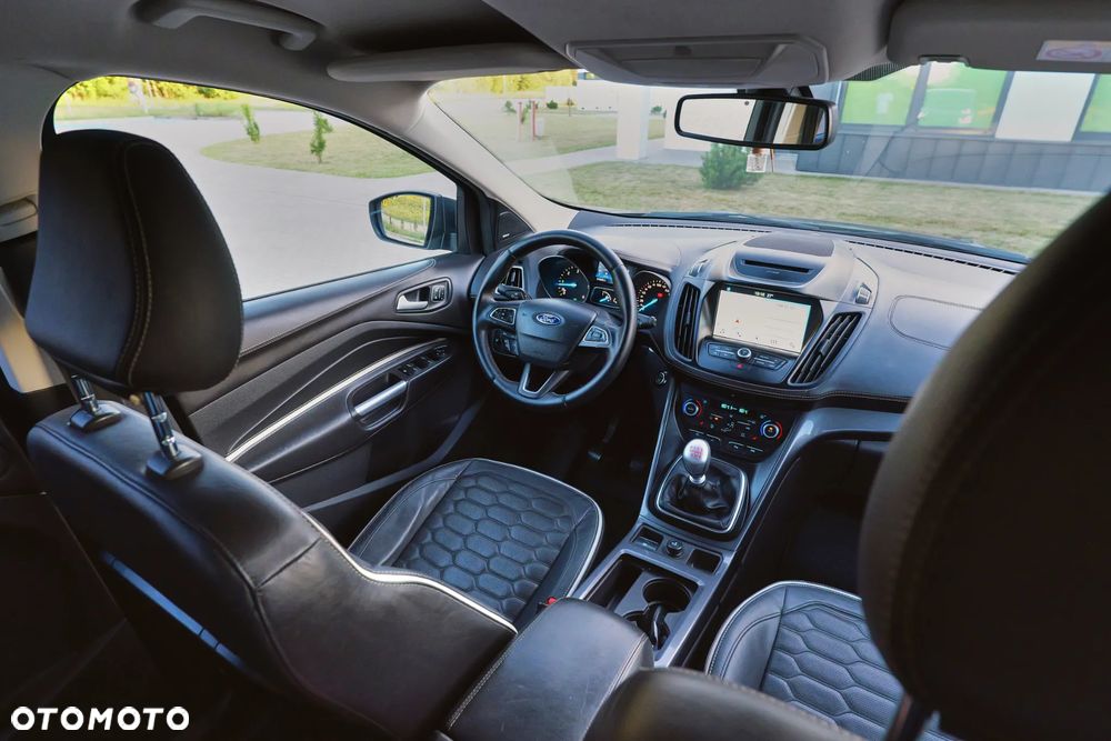 Ford Kuga 2.0 TDCi 2x4 Vignale - 28