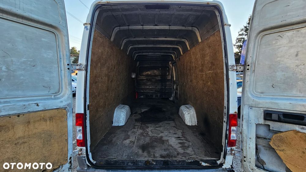 Mercedes-Benz Sprinter - 8