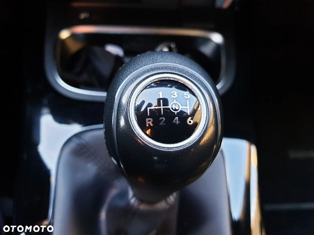 Mercedes-Benz CLA 180 d - 18