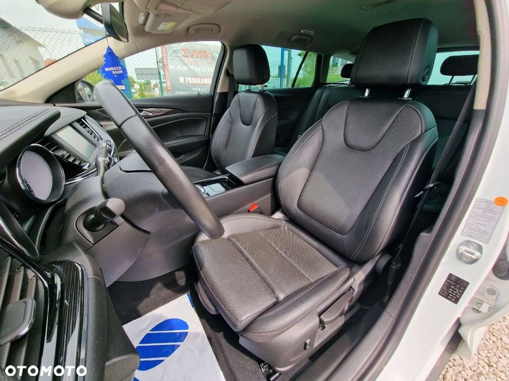 Opel Insignia - 21