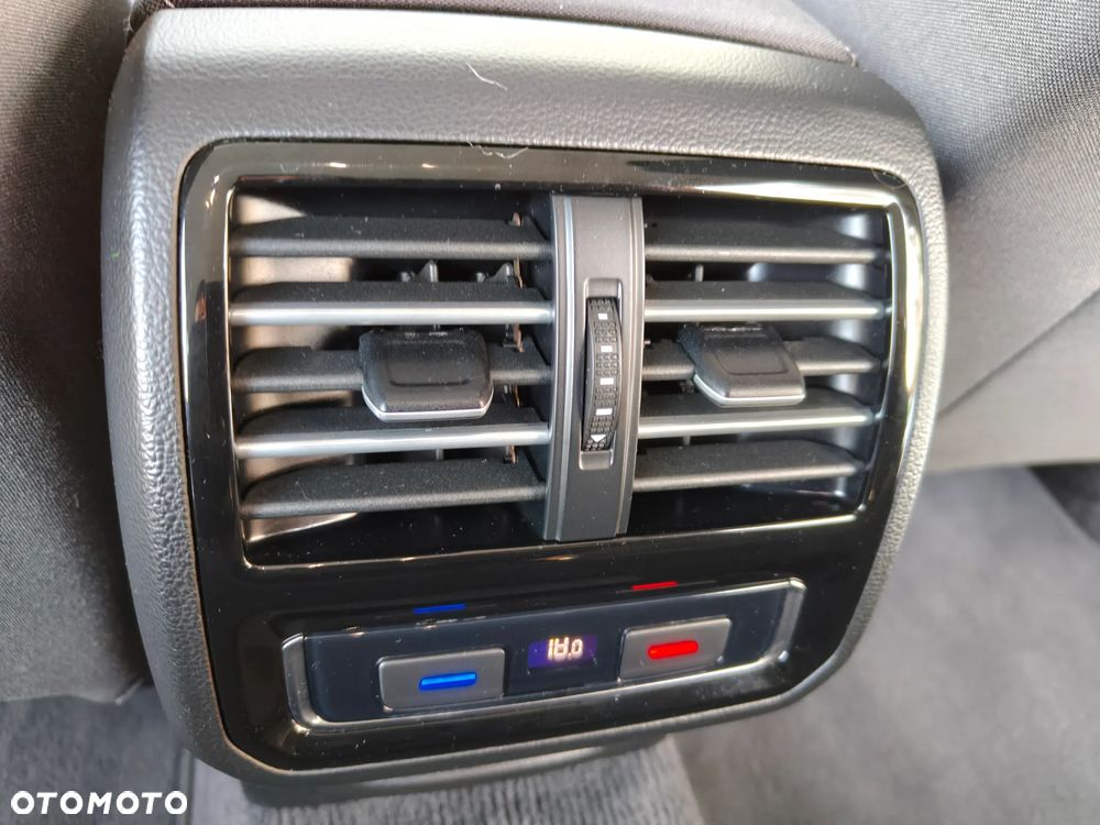 Volkswagen Passat 2.0 TDI SCR DSG Comfortline - 22