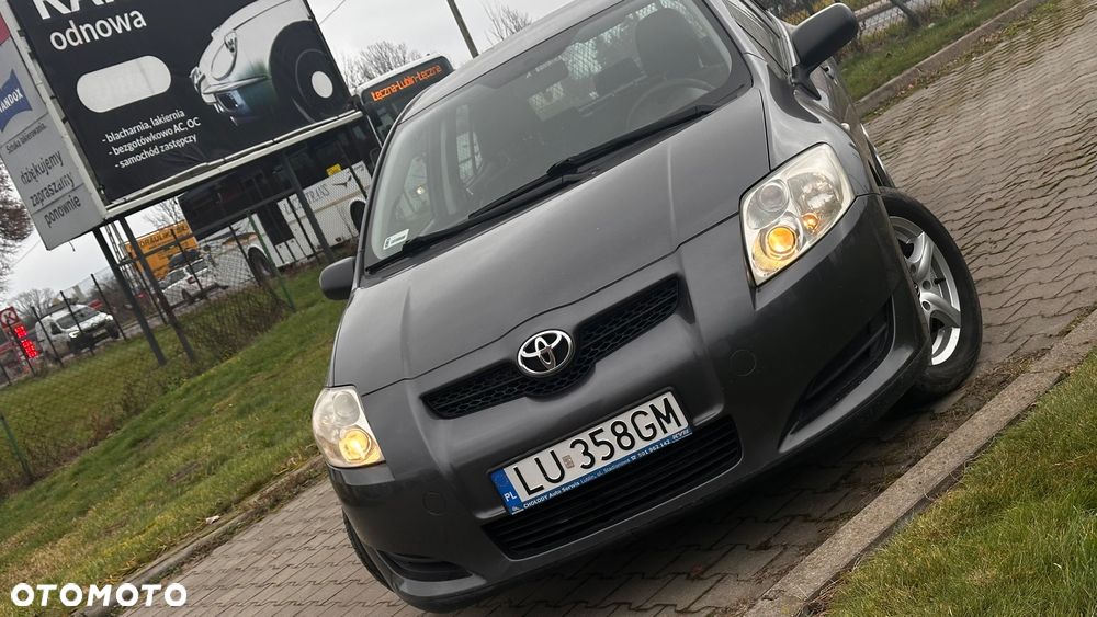 Toyota Auris - 1