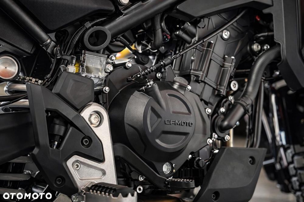 CFMoto NK - 7