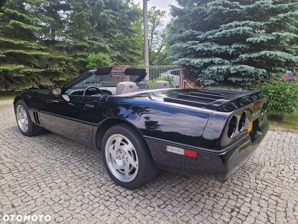 Chevrolet Corvette - 1