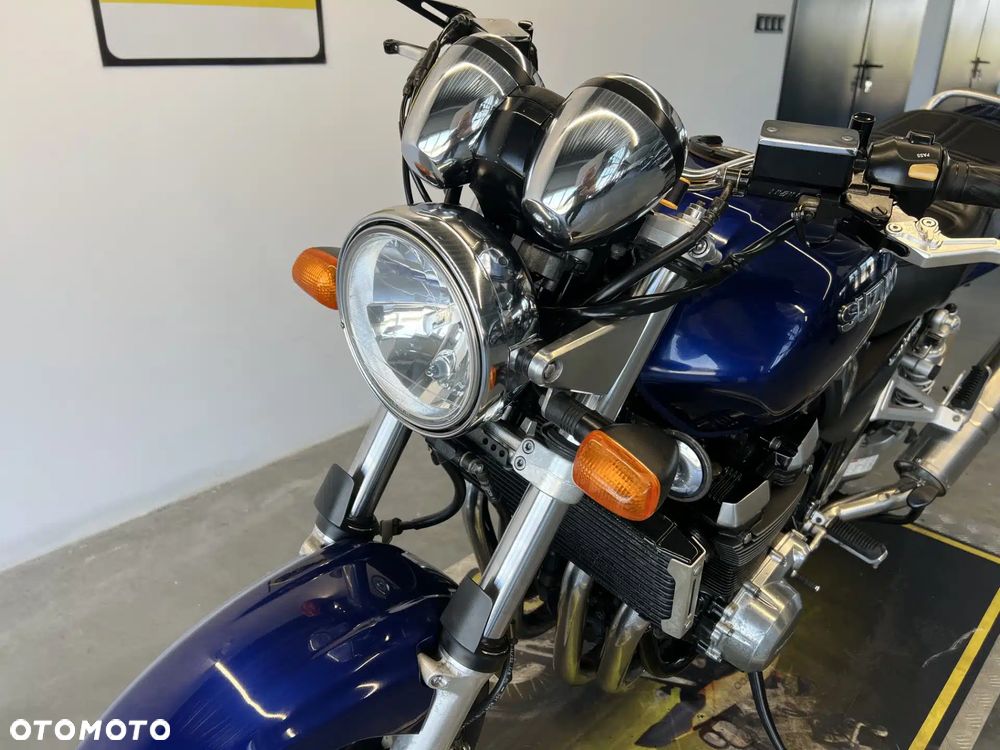 Suzuki GSX - 11