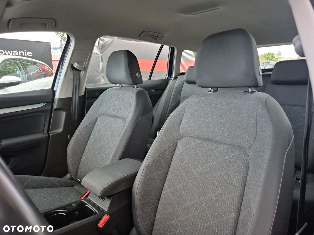 Volkswagen Golf Variant - 11