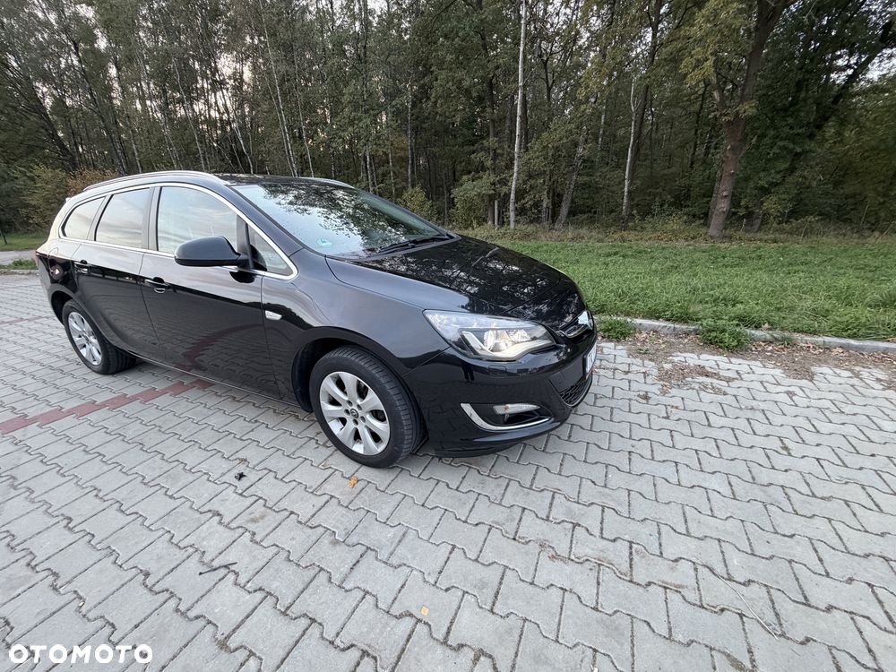 Opel Astra 2014 photo 2