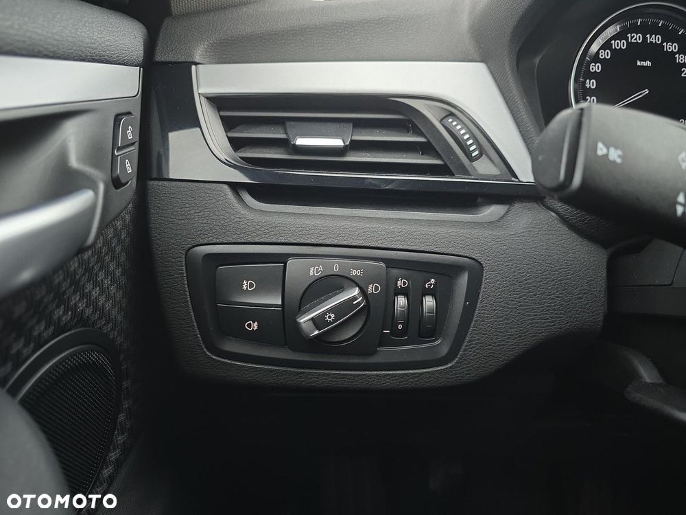 BMW X1 sDrive16d - 11