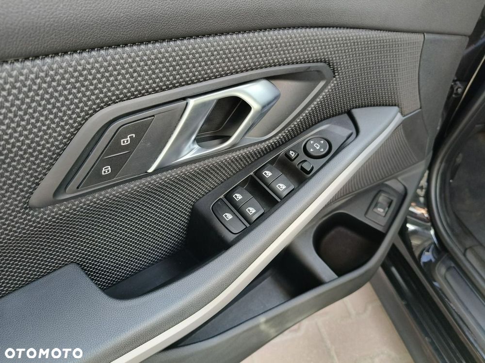 BMW Seria 3 - 18