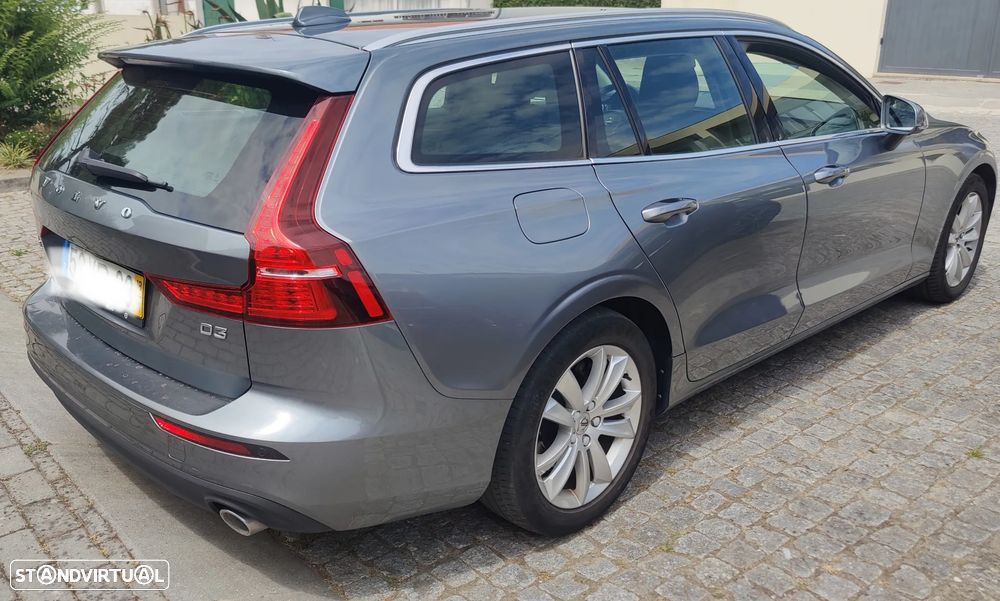 Volvo V60 2.0 D3 Momentum Geartronic - 1