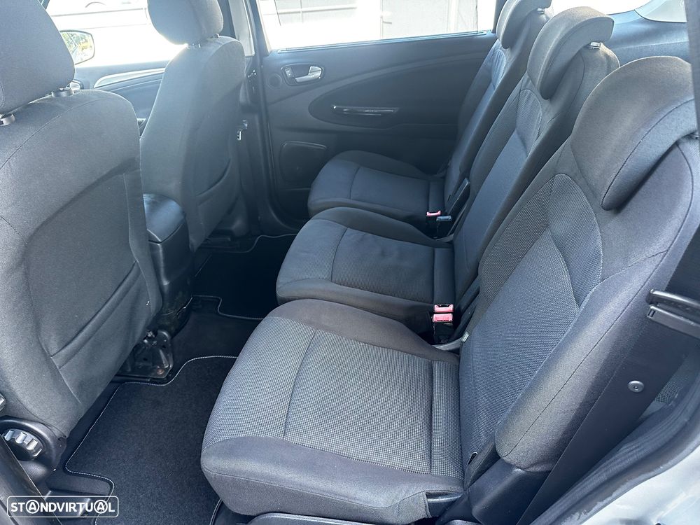 Ford S-Max 1.8 TDCi Titanium 7L - 19