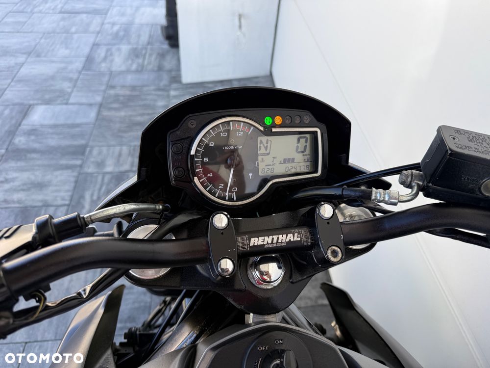 Suzuki GSR - 15