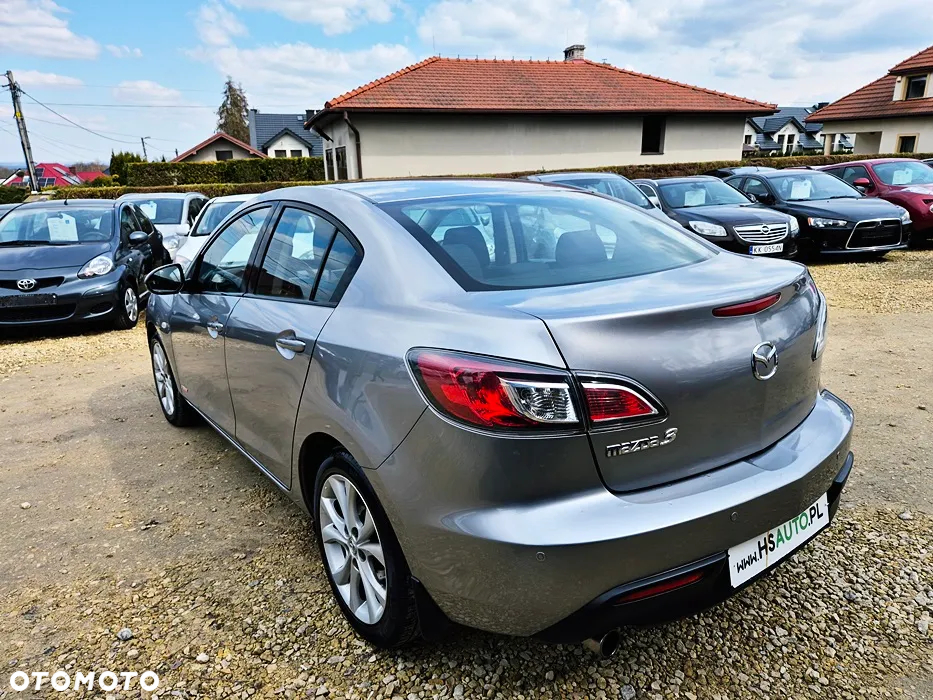 Mazda 3 2.0 Exclusive + - 21