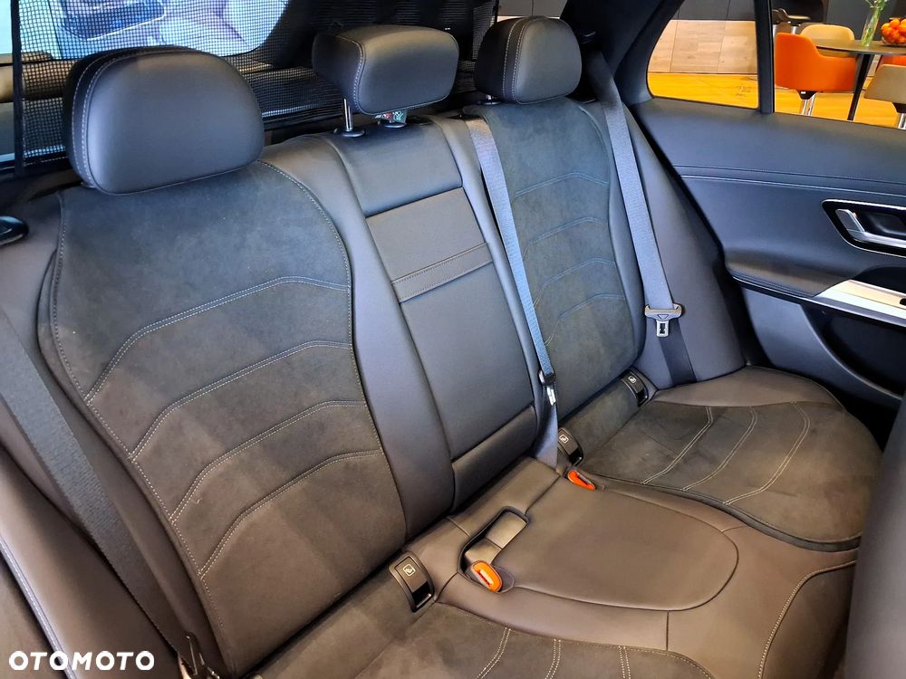 Mercedes-Benz Klasa E 220 d 4-Matic - 21