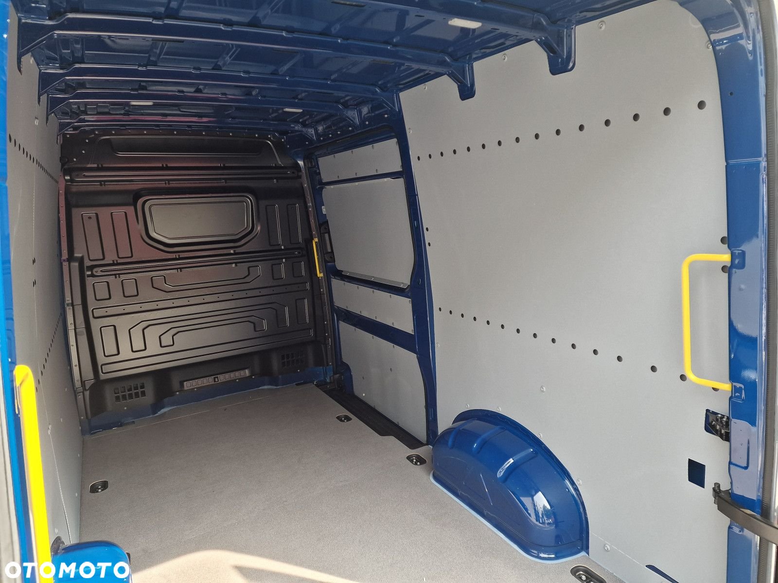 Volkswagen Crafter 2.0 TDI Automat ZABUDOWA - 9