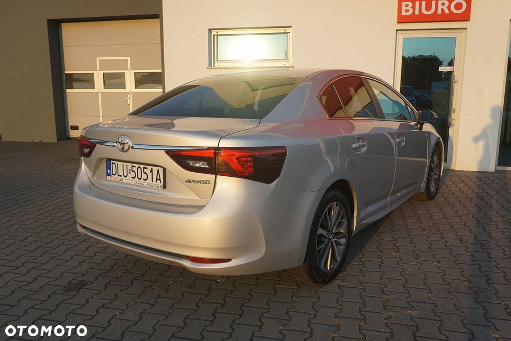 Toyota Avensis 2.0 D-4D Premium - 4