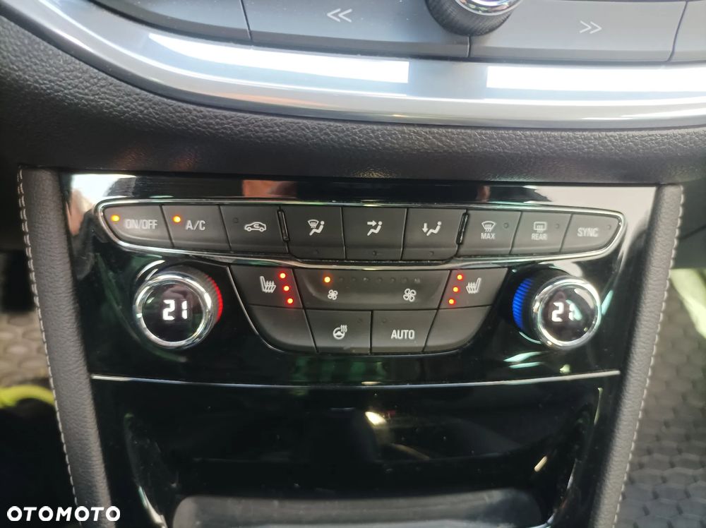 Opel Astra 1.4 T Elite - 7